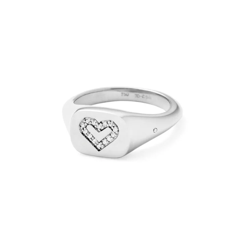 Rock Heart Signet Solid 18K Whitegold Ring w. Diamonds