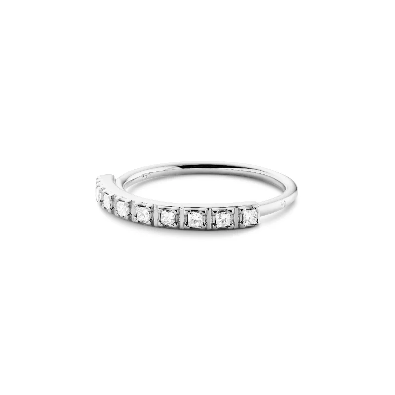 Raw Classic Aligned 18K Whitegold Ring w. Diamonds