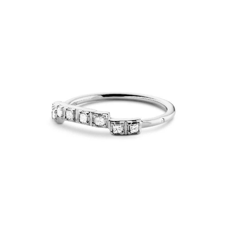 Raw Classic Curve 18K Whitegold Ring w. Diamonds