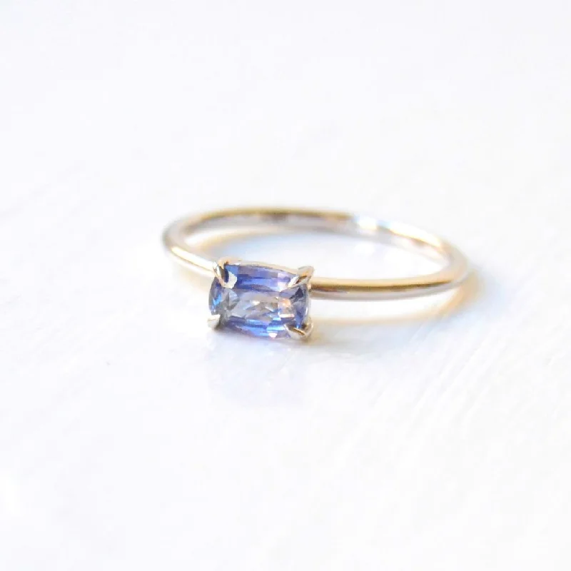 Loku Ekala 18K Whitegold Ring w. Sapphire