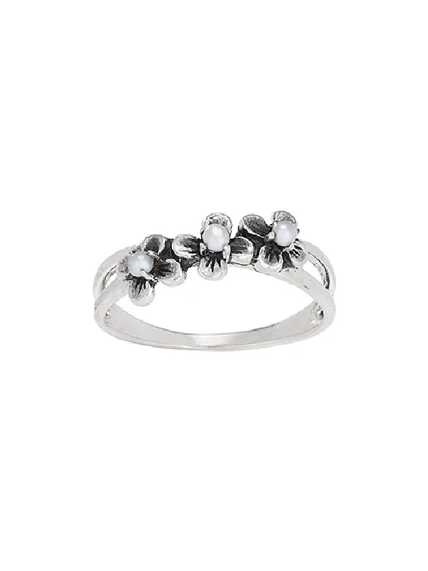 Triple Pearl Flower Ring