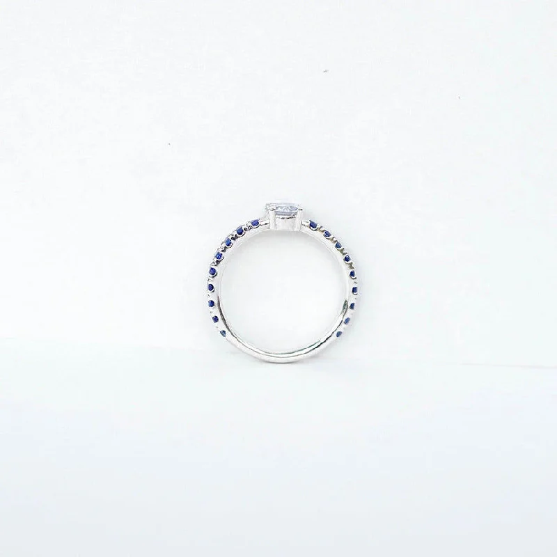 Candy Shades of Blue 18K Whitegold Ring w. Sapphires