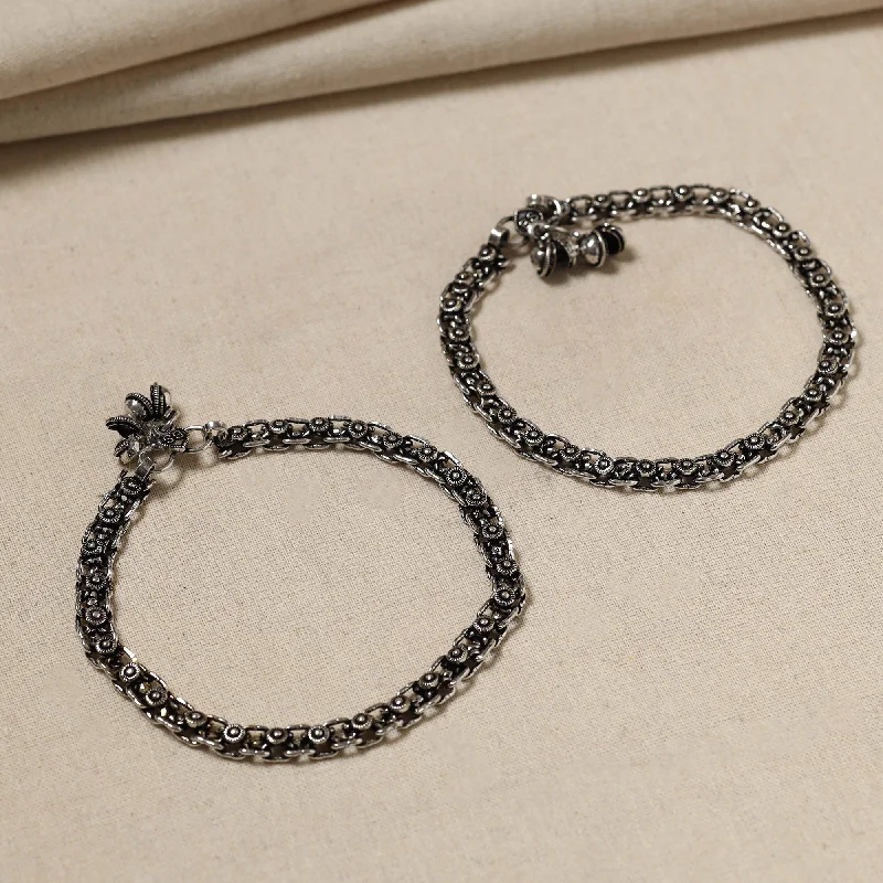 Limited-Time Offer On Elegant Jewelry Pieces Antique Finish Oxidised German Silver Payal (pair)