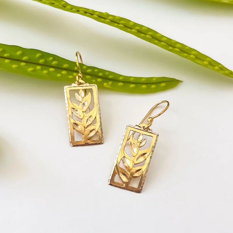 Affordable Glamour – Premium Jewelry At Special Prices Heliconia Gold Earrings