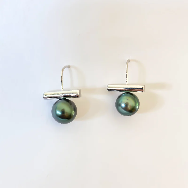 Glamorous Jewelry, Glamorous Deals – Shop Now Tahitian Pearl Bar Earrings