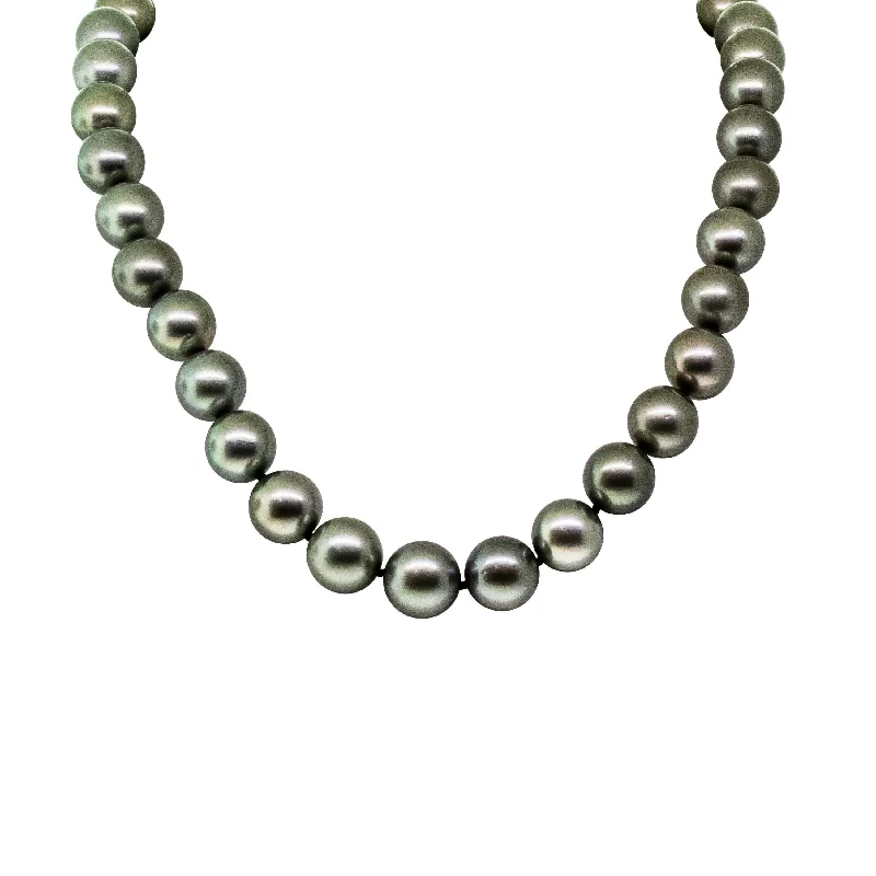 Affordable Glamour – Premium Jewelry At Special Prices 9ct White Gold Tahitian Black Pearl Strand