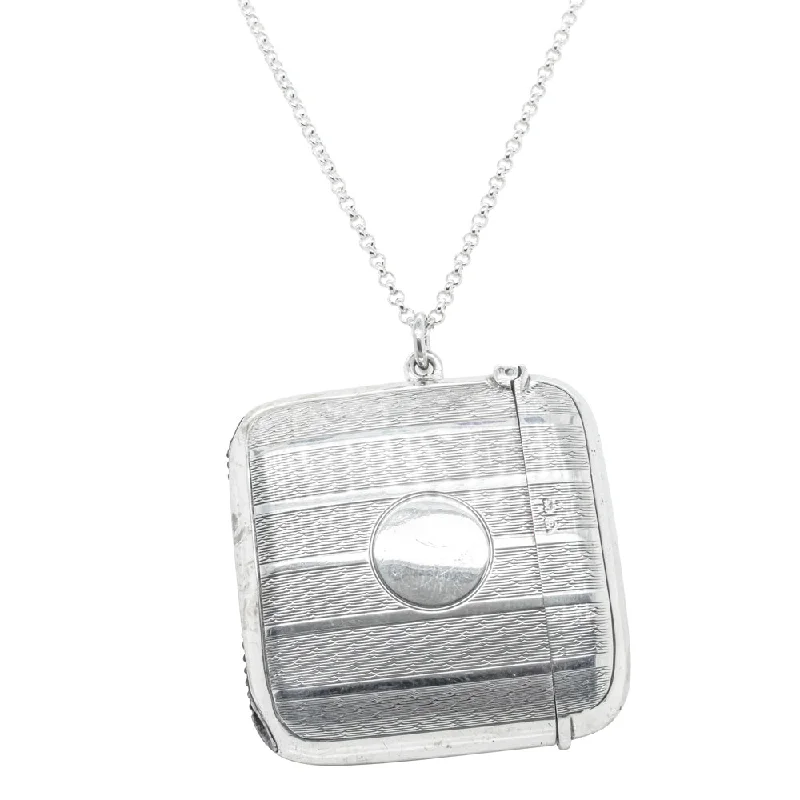 Last Chance To Grab Your Favorite Jewelry At A Discount Vintage Sterling Silver Vesta Case with Chain